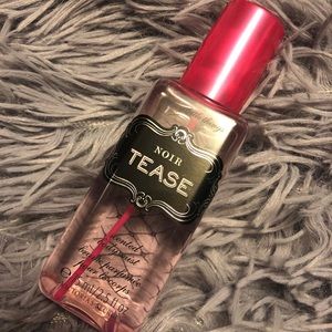 Victoria’s Secret Noir Tease